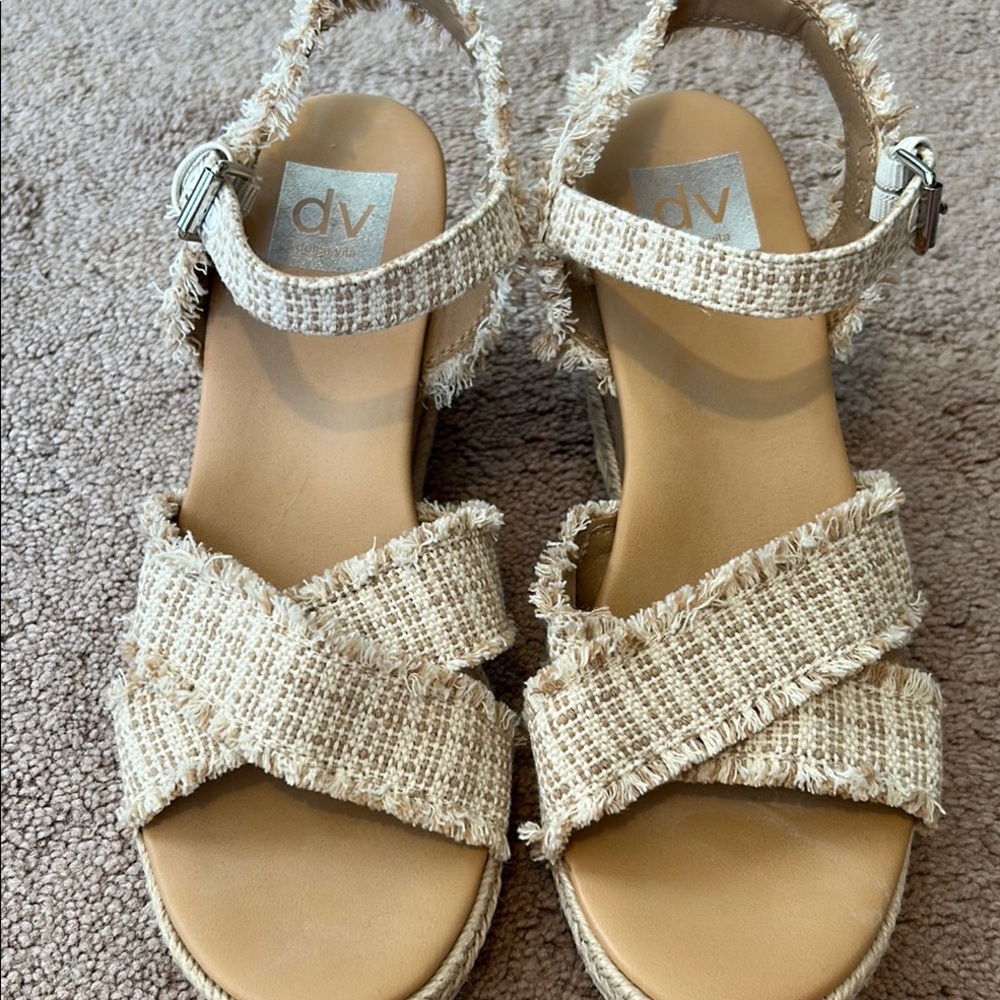 DV by Dolce Vita Women's Tan Textured Sandals NEVER BEEN WORN